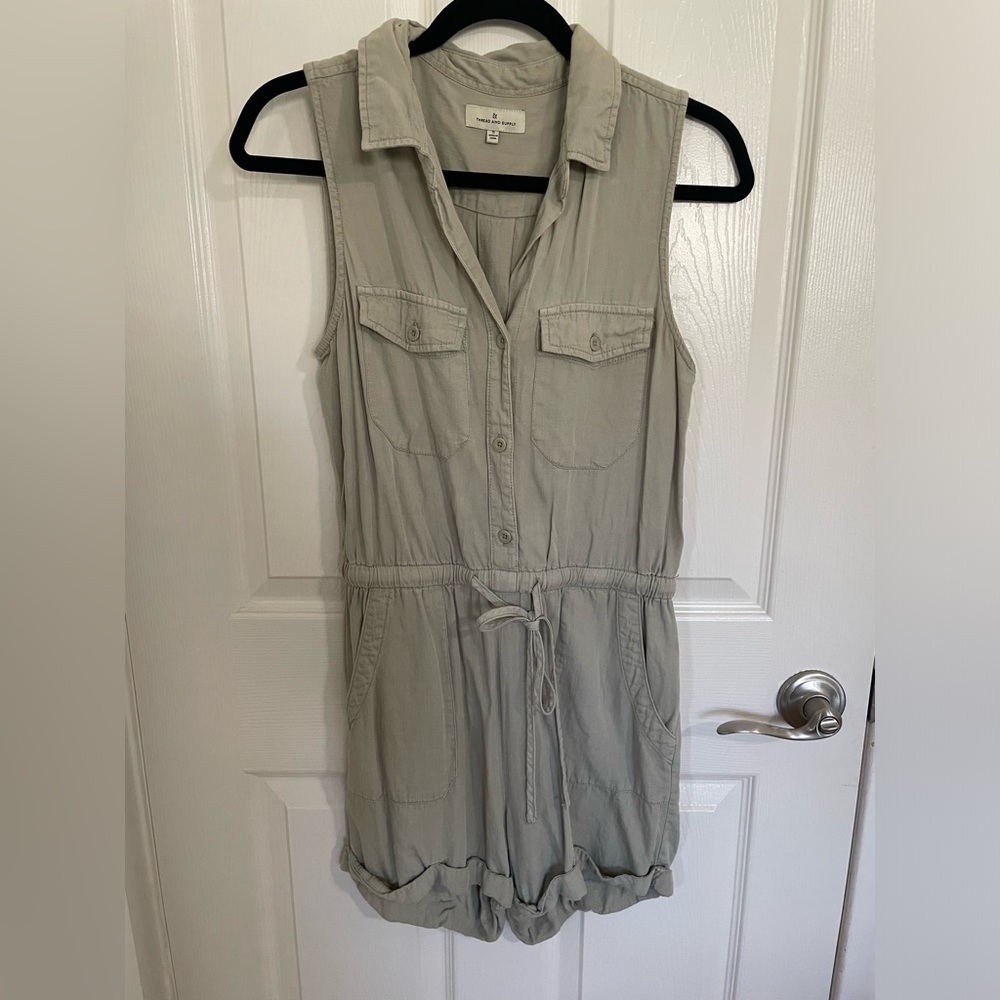 Thread and supply tan sleeveless collared romper size small